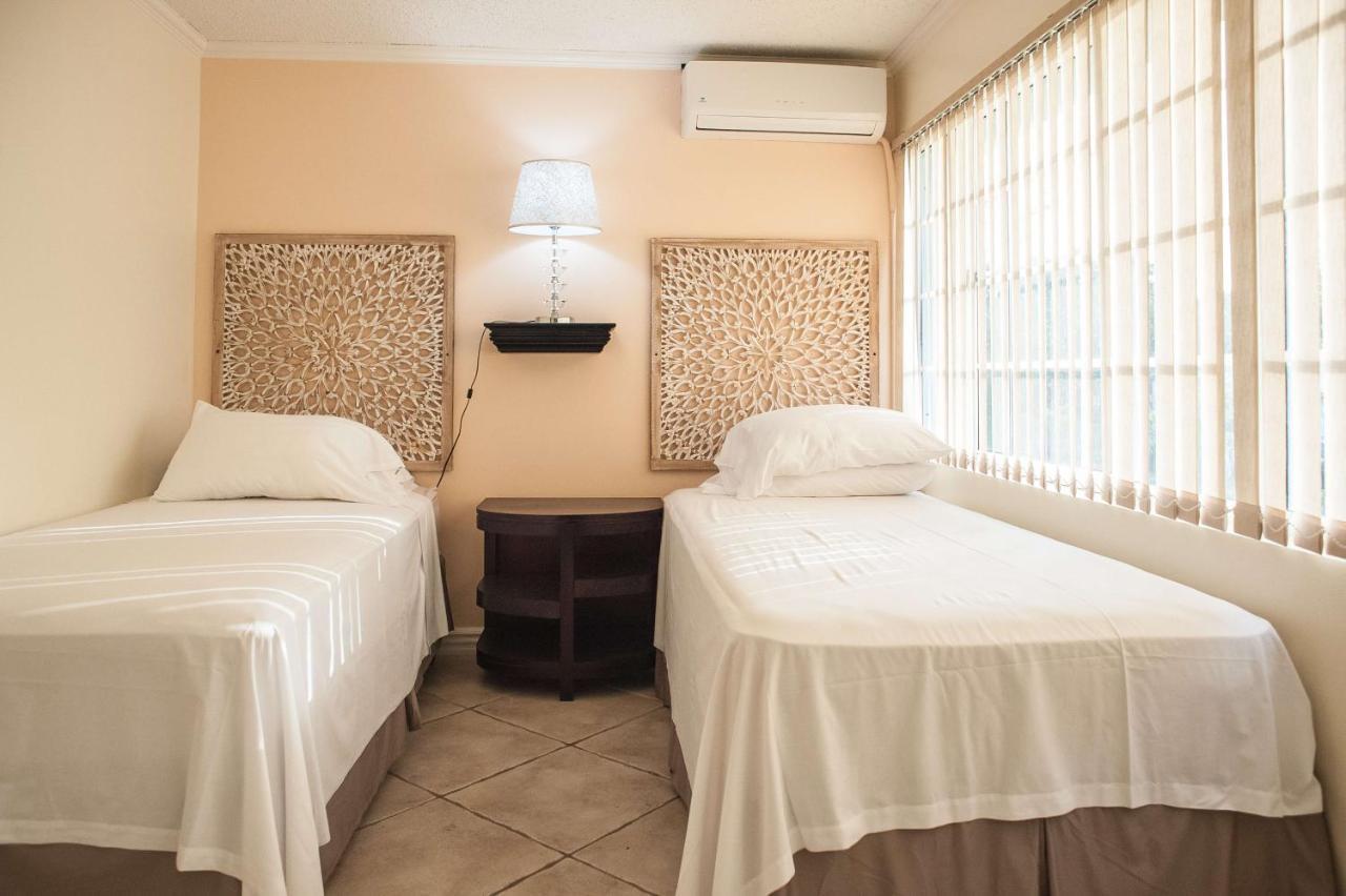 Seawind Beach Apartments 蒙特哥贝 外观 照片